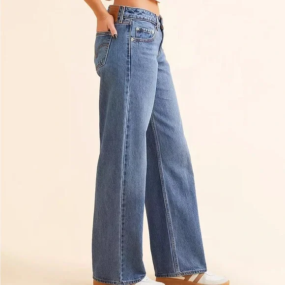 Levi Low Loose Jeans - Picture 3 of 3